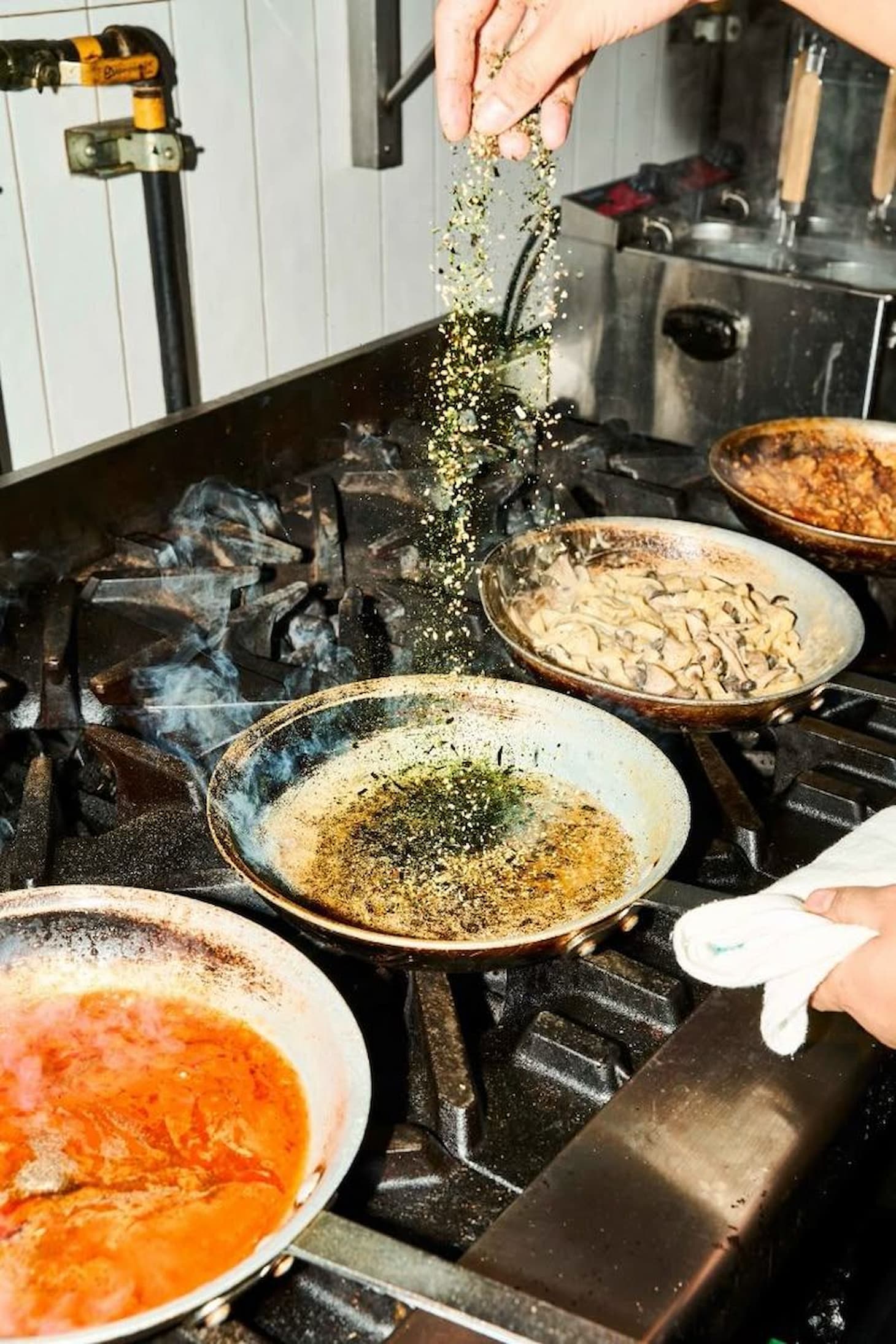 Présentation culinaire élégante par un chef professionnel - Expérience gastronomique personnalisée